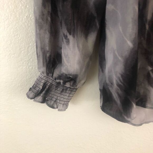 Simply Vera printed long sleeve ruffle neck size PXS. New with tags - Picture 2 of 7